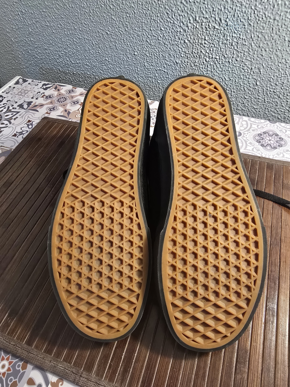 Womens Vans Classic Black Canvas Sneakers - Picture 4 of 4
